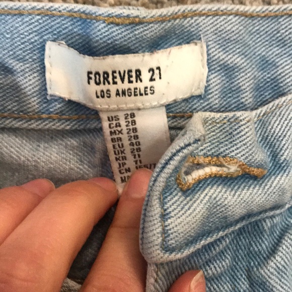 Hi Rise jean shorts - Picture 3 of 5